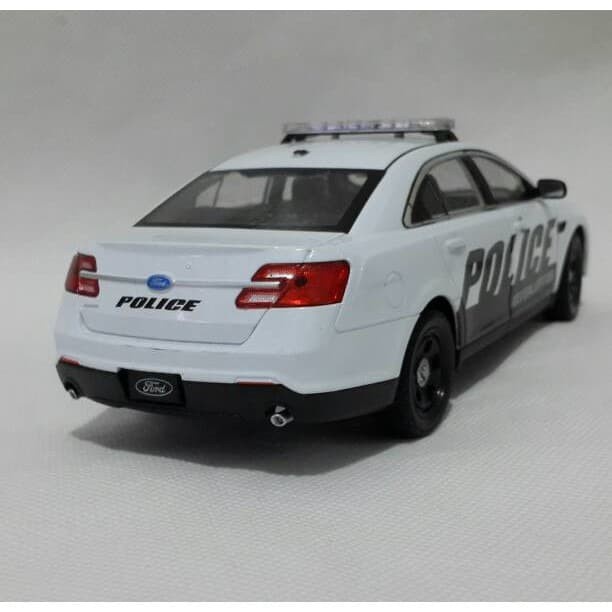 DIECAST WELLY NEX FORD POLICE INTERCEPTOR 1:24 [ MBW 1902 ] LESISH