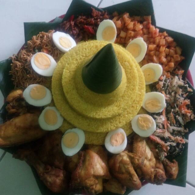 

Tumpeng 20 porsi