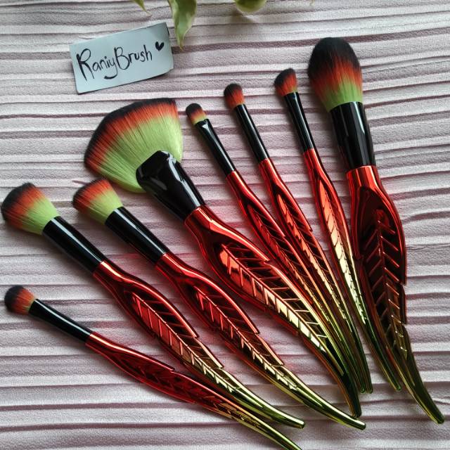 

Leaf brush