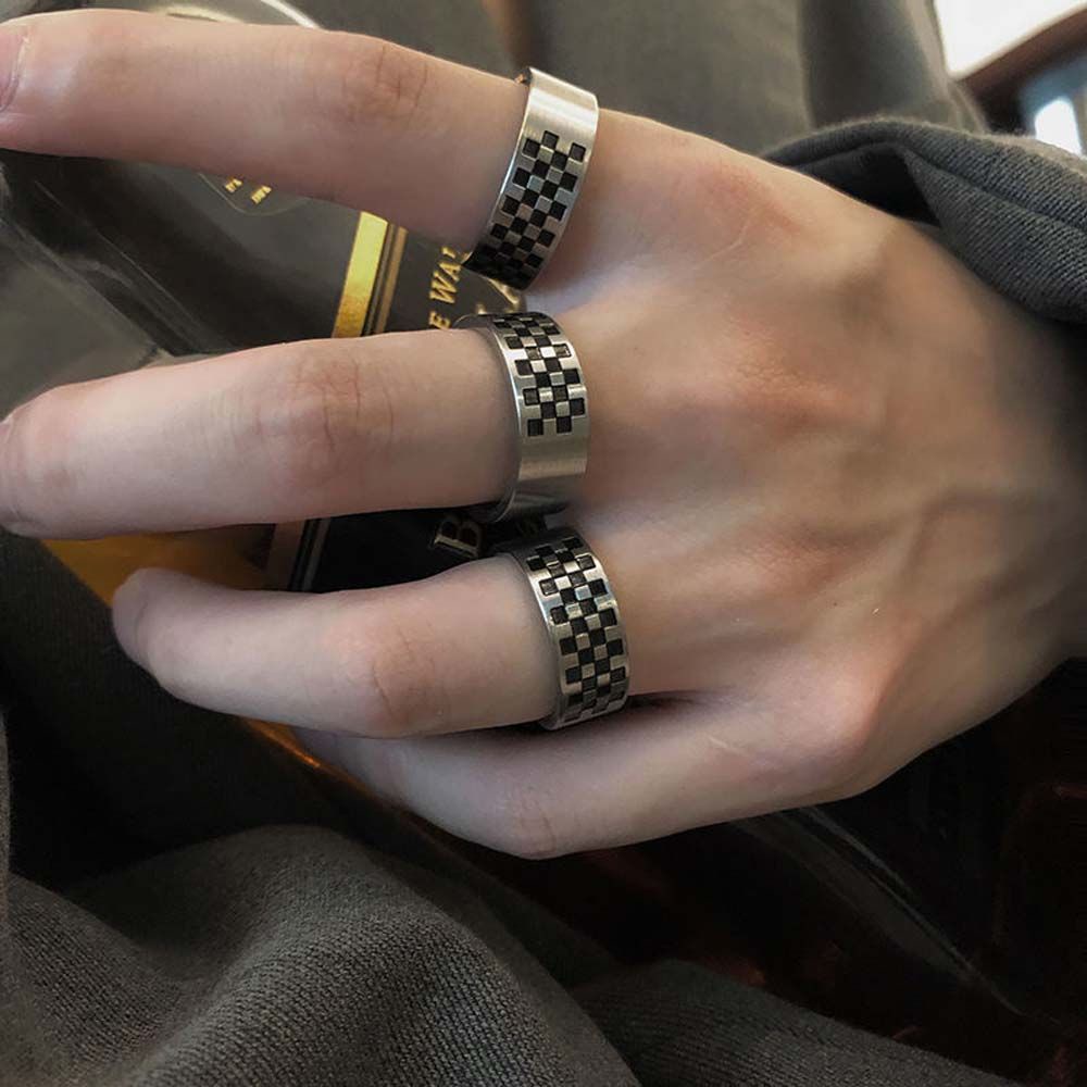 Needway  Simple Men Checker Rings Jewelry Accessories Korean Style Ring Finger Rings Colorfast Stainless Steel Cool Black and White Unisex Hip Hop Fashion Jewelry