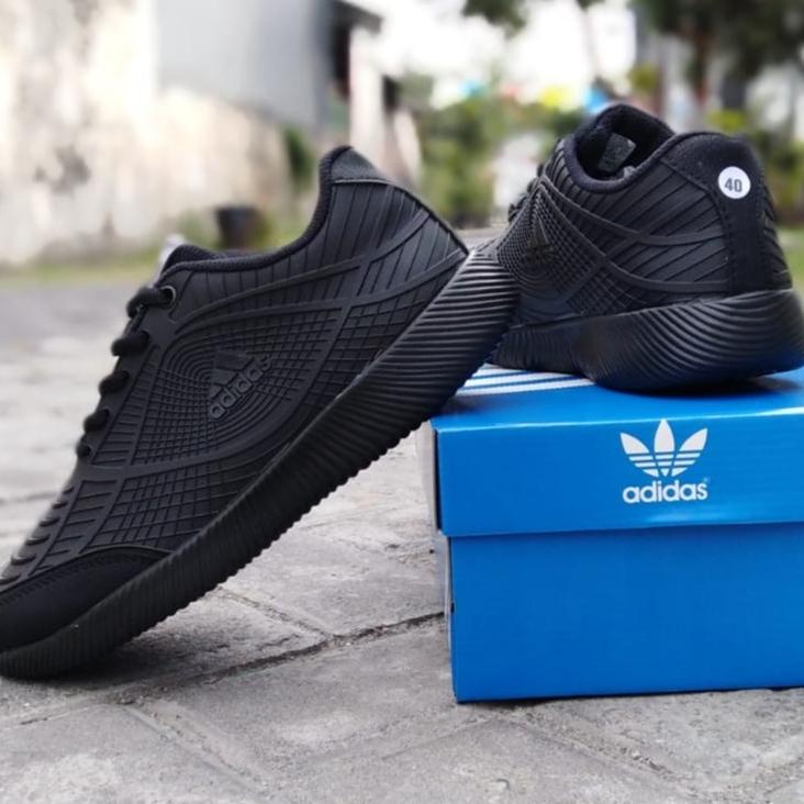 Langsung Beliii.. SEPATU SPORT ADIDAS HITAM POLOS BAHAN KARET / sepatu olahraga / sepatu sekolah hit
