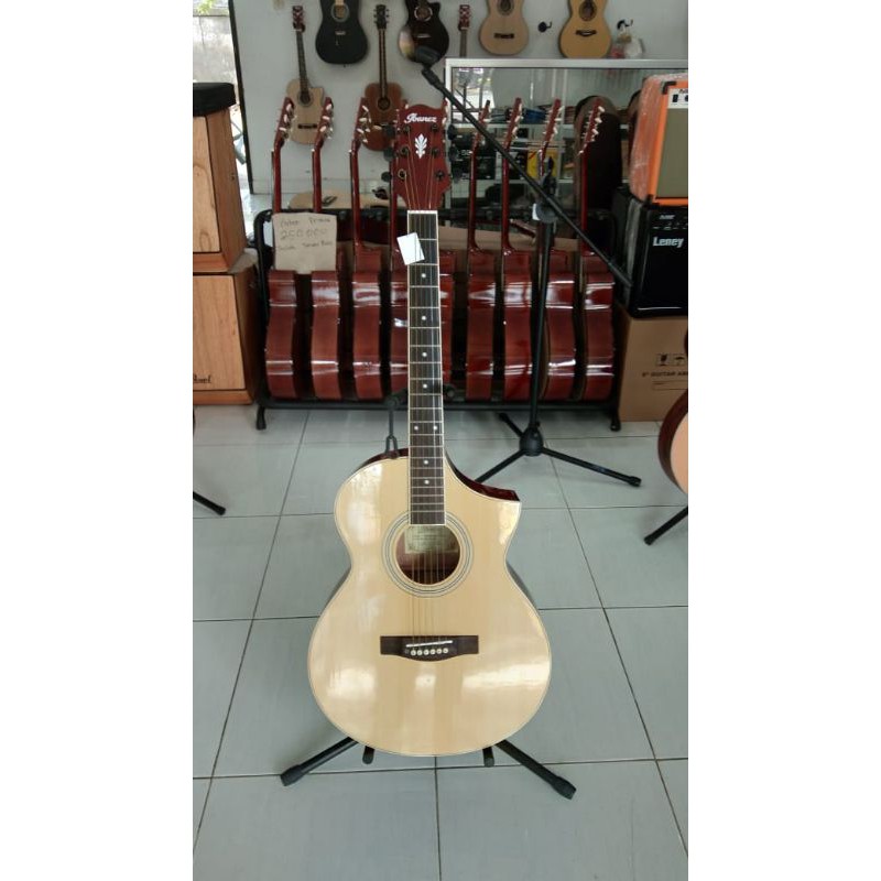 Gitar akustik ibanes