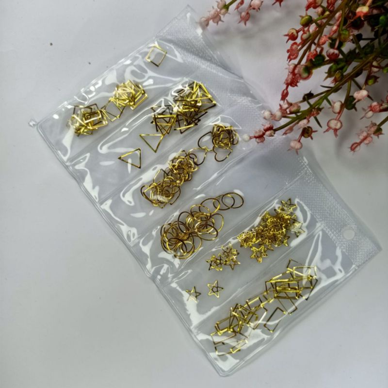 1 set isi 24 pcs 3D Geometris Nail Art Metal Rhinestone / Hiasan Nail Art
