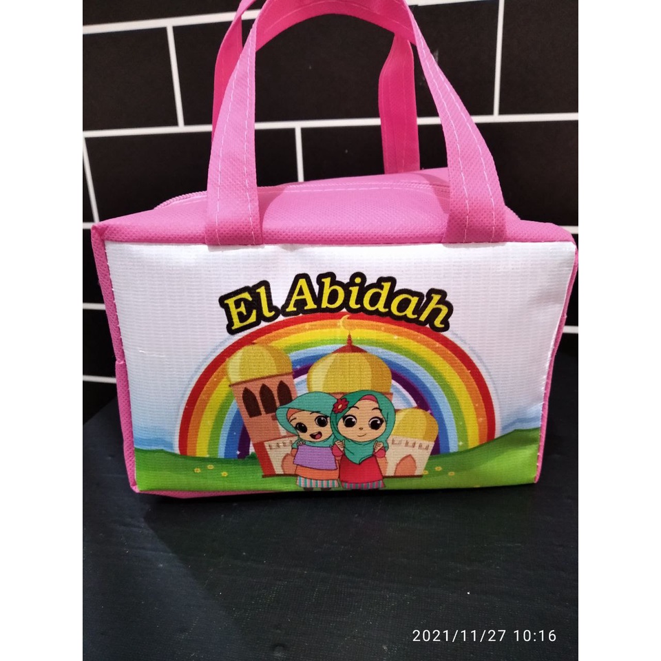 

Tas souvenir unik ukuran 18x10x12/ Goodie bag mini/ Tempat mukena anak