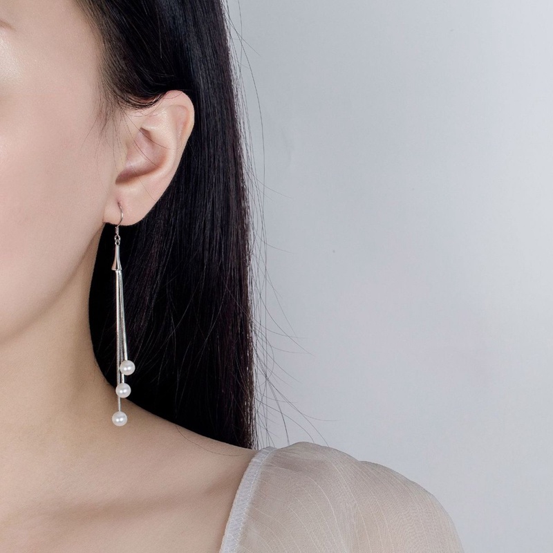 Anting Rantai Panjang Warna Silver Aksen Moonstone Gaya Korea Untuk Wanita