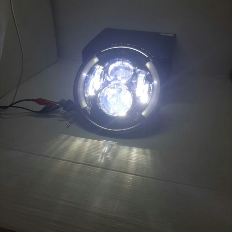 Lampu Reflektor Daymaker