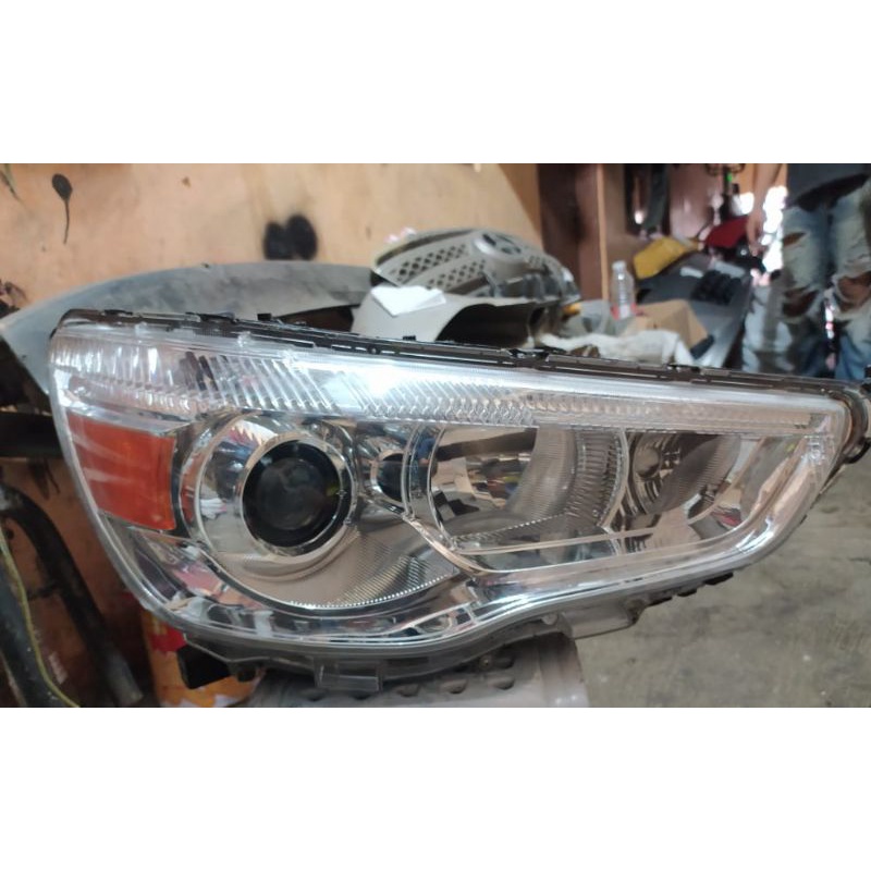 Headlamp Mitsubishi outlander 1set
