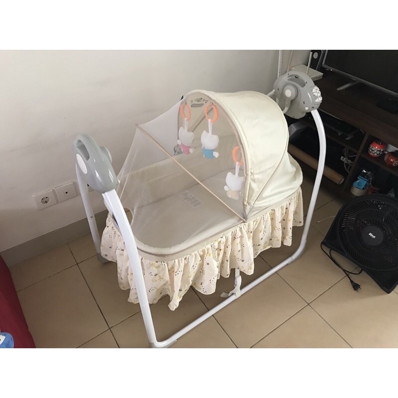 PRELOVED Ayunan Baby Otomatis Babyelle