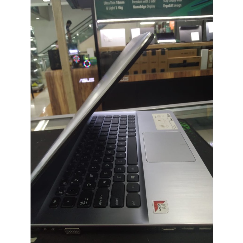 Laptop Leptop Second Seken Asus X441B AMD A4 9125 Ram 4gb  Hdd 1Tb Win10 termurah