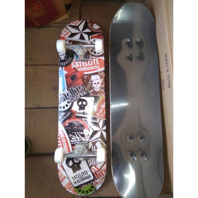 

SKEATBOARD MAPLE SATELIT SCHOOL