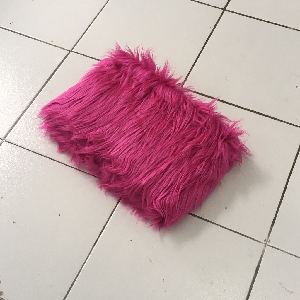 Alas Pelindung / Penutup Dashboard Mobil Bulu Bulu Warna Magenta / Ungu Gelap / Buludashboard Impor