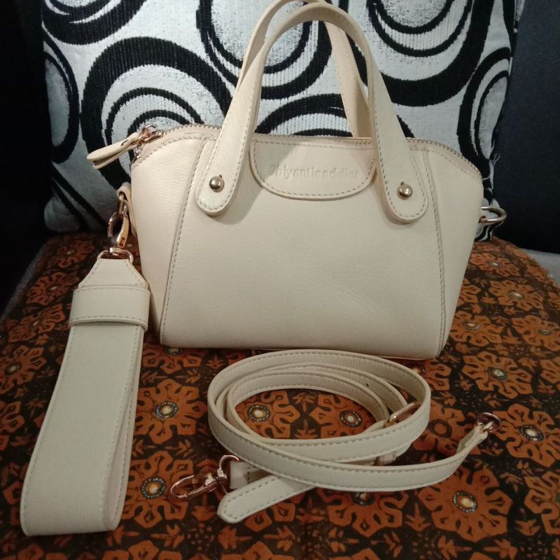 Tas Kulit Aseli Imoet Biyantie Addict