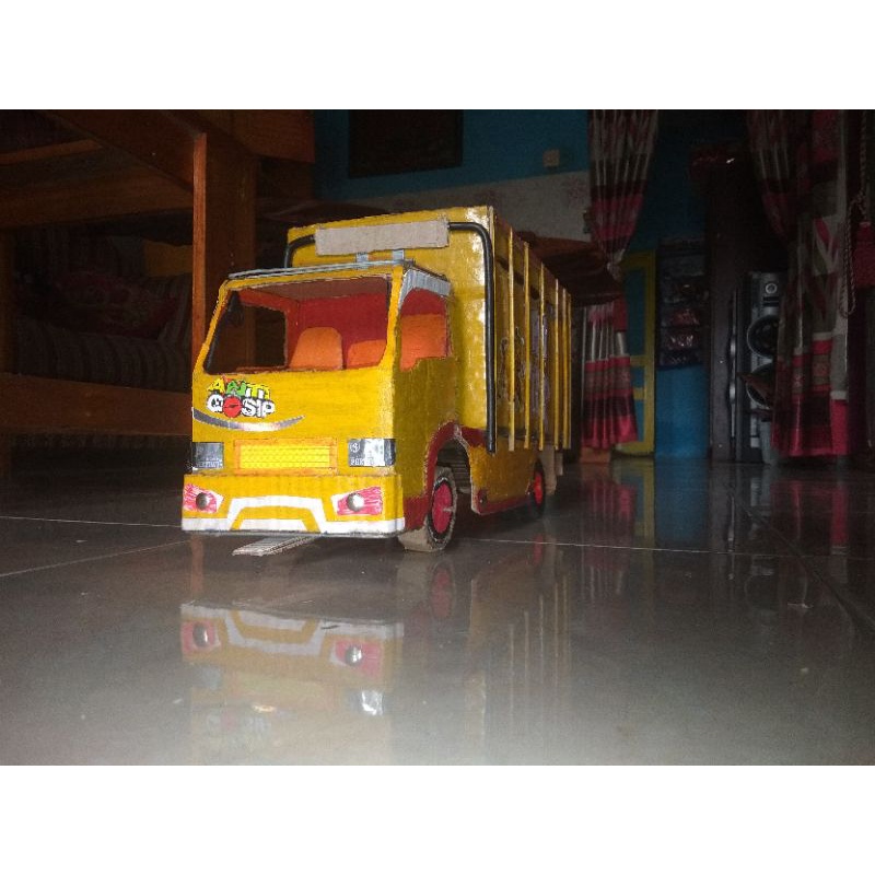 miniatur truk oleng bisa belok kanan kiri bisa oleng ful setiker ful fariasi