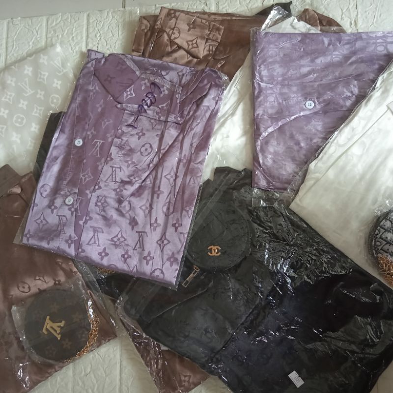 Kemeja wanita satin tangan panjang impor printing DR LV GC CH free tas rantai As6631-8