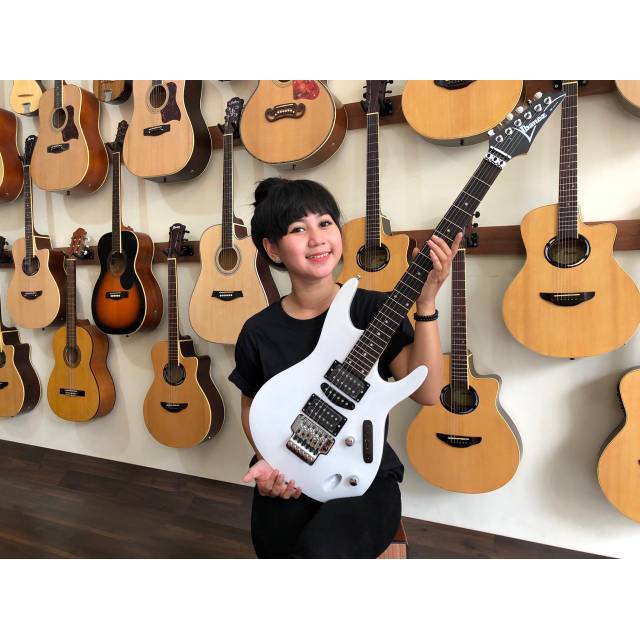 Gitar Ibanez S.series Putih