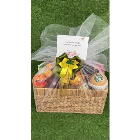 

Exclusive Fruit Hampers