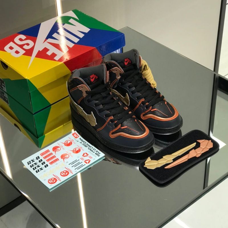 Gundam x Nike SB Dunk High