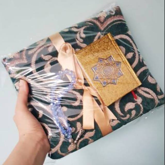 [S9TKQ] Paket SAJADAH S9 + AL QURAN SAKU + TASBIH KRISTAL MAHAR SESERAHAN MAS KAWIN SOUVENIR