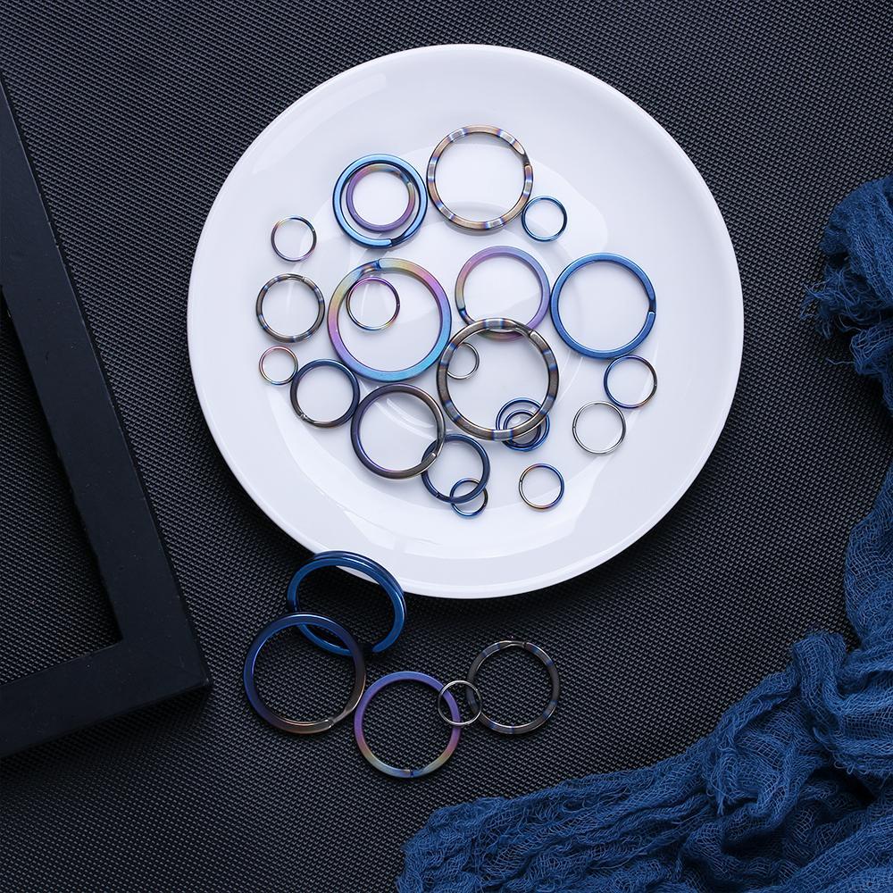 Nanas 1/2pcs EDC Gantungan Kunci Alat Gantung Luar Ruangan Paduan Titanium Camping Travel Barang Key Ring