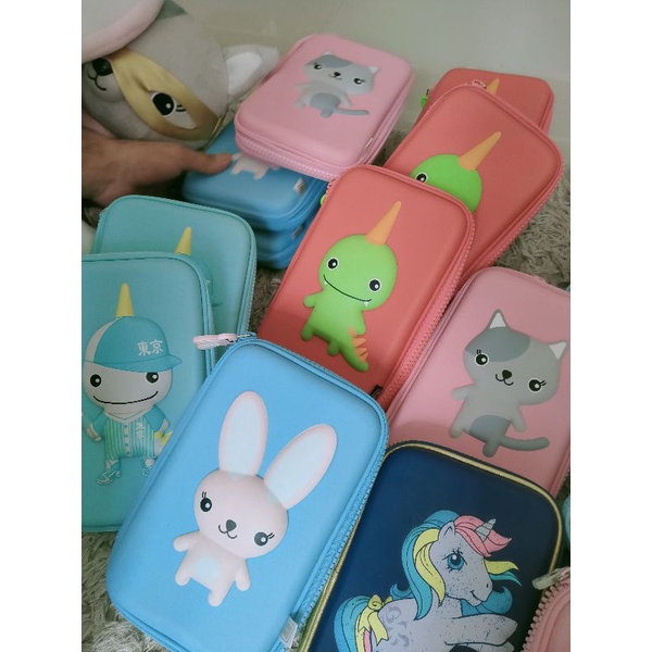 

Pencil case (tempat pensil)