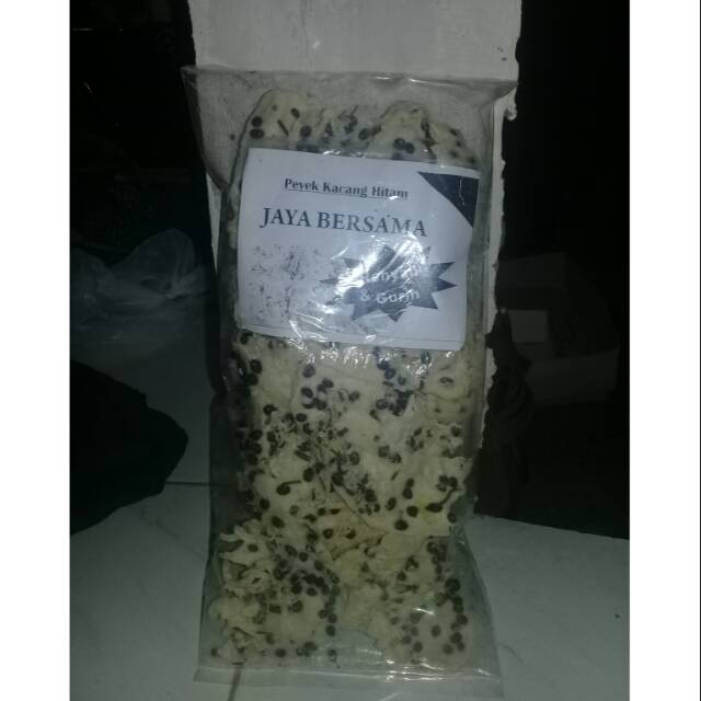 

Peyek kacang hitam