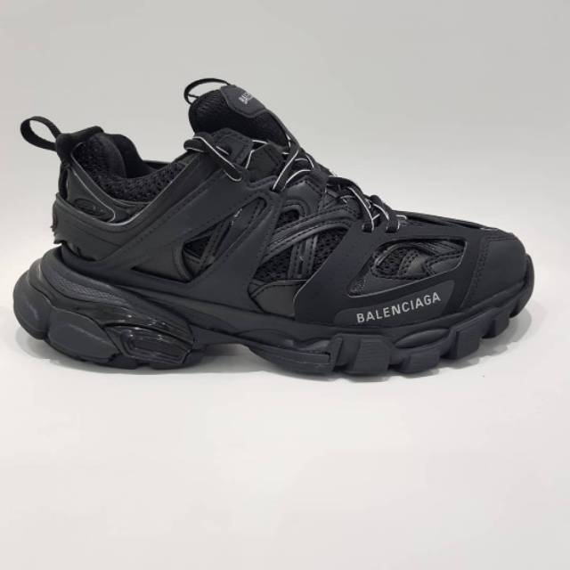 Sepatu Balenciaga Triple S V2.0 All Black - Balenciaga Triple S V2.0 - Balenciaga Grade Original