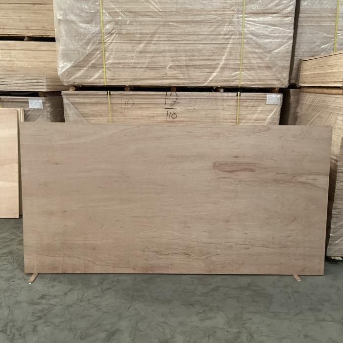 Triplek 18mm bbcc kualitas tinggi/ untuk furniture