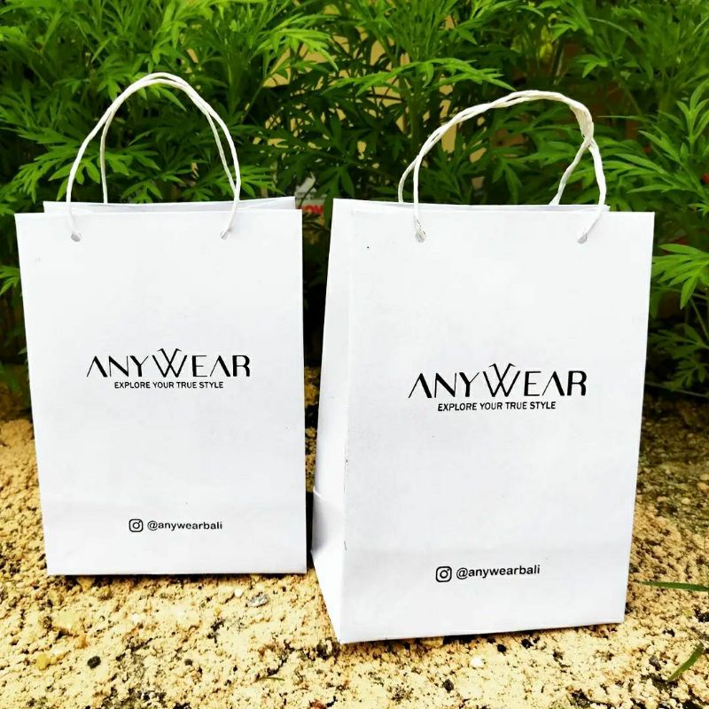 

PAPERBAG KRAFT PUTIH UKURAN 15X9X21 TALI KERTAS