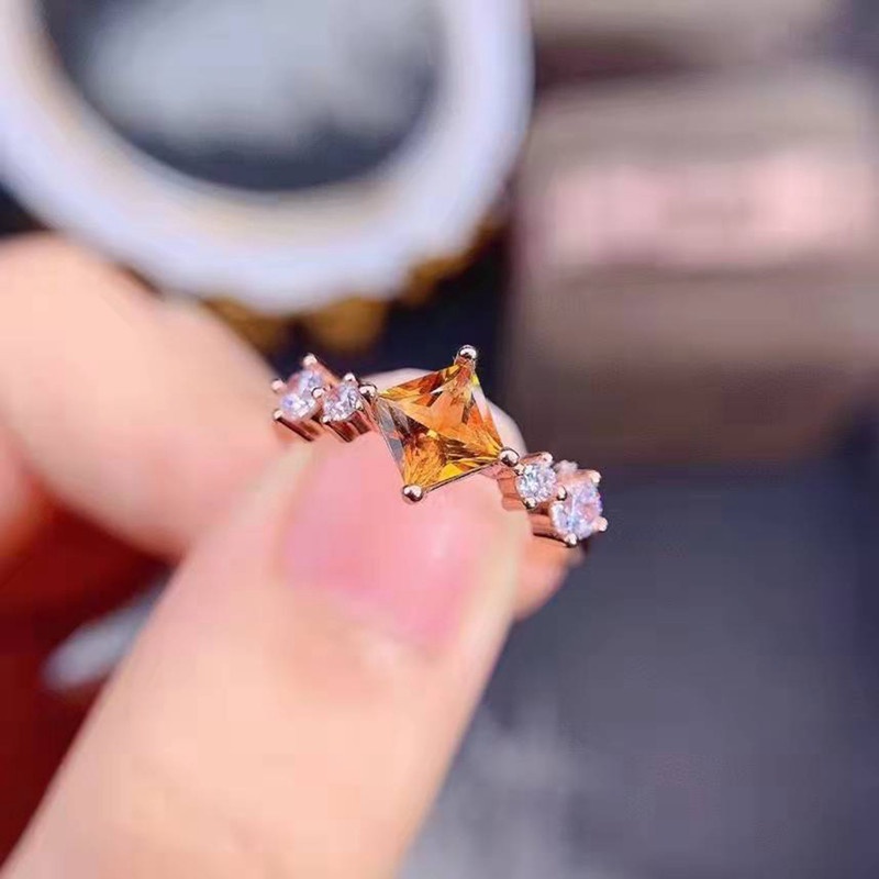 Cincin Minimalis Gaya Korea Dengan Cubic Zirconia Bentuk Persegi Warna Kuning Untuk Wanita