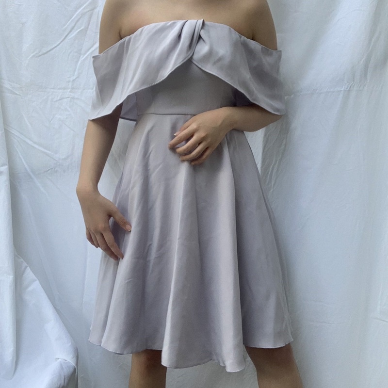 LOVE BONITO LYLAS EDITION flowy dress sabrina square neck two ways gaun pesta party midi abu ungu gr