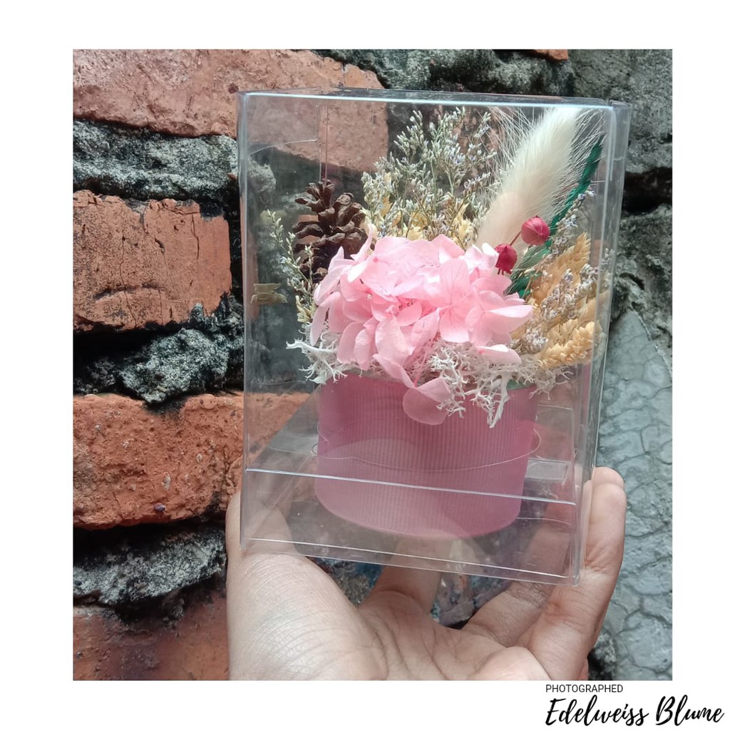 Jual Hestia Flowers Box (Rangkaian Preserved & Dried Flowers) | Shopee ...