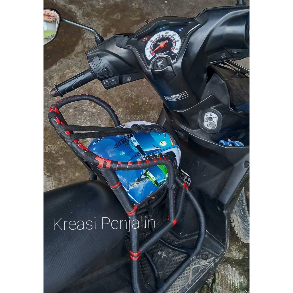 Kursi Boncengan Anak Motor Matic Full Anyam Free Sabuk / Dudukan Anak Motor Matic / Kursi matic Anak Motor Matic / Jok depan Anak Motor Matic / Kursi Boncengan Anak Motor Matic / Bangku Boncengan Anak Di Motor Matic / bangku anak motor matic / Kursi Rotan