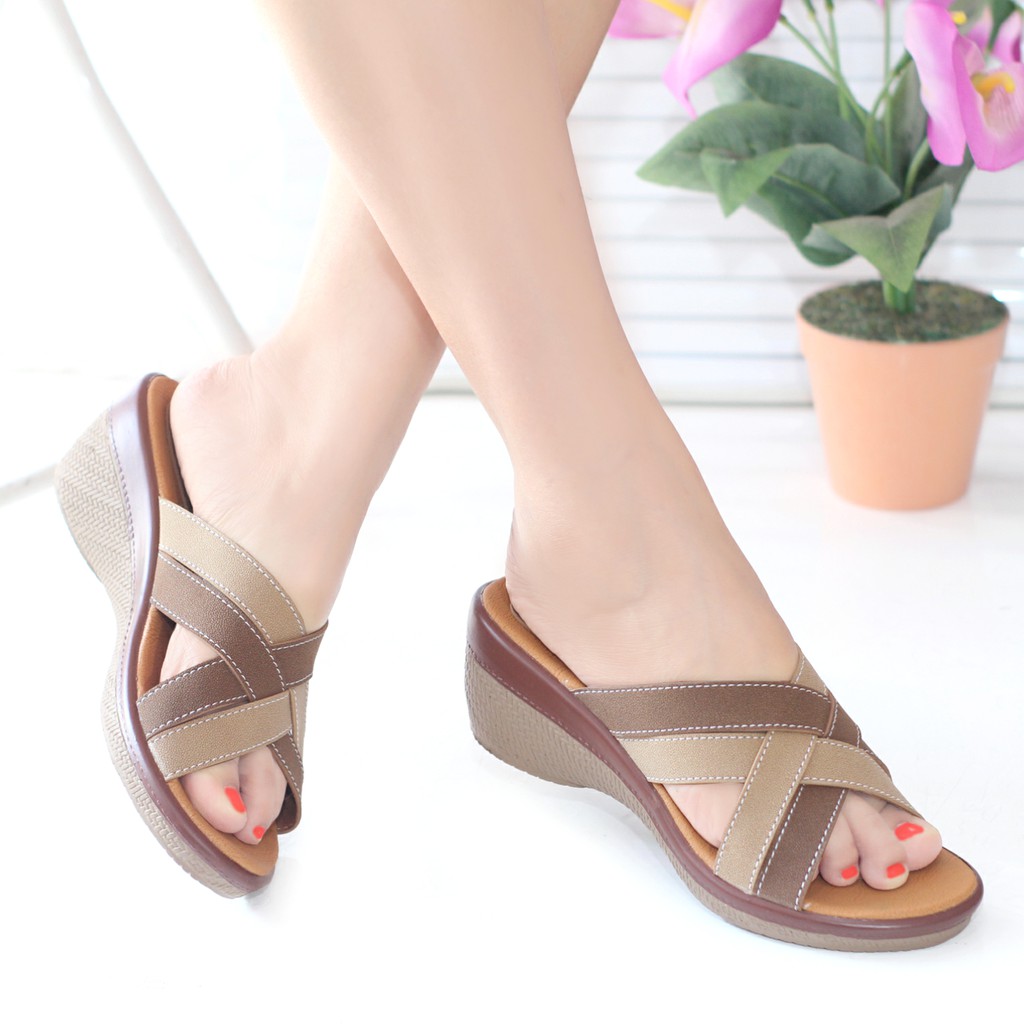 SENDAL WEDGES WANITA CASUAL BS01