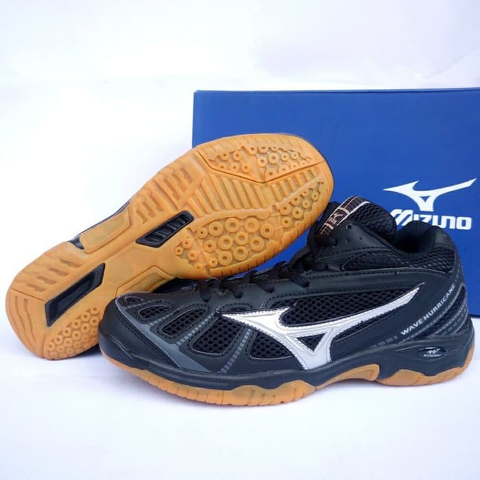 mizuno wave hurricane arancione