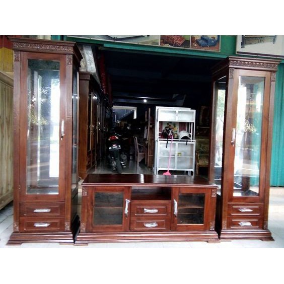 Bufet TV Lemari Hias Pajangan
