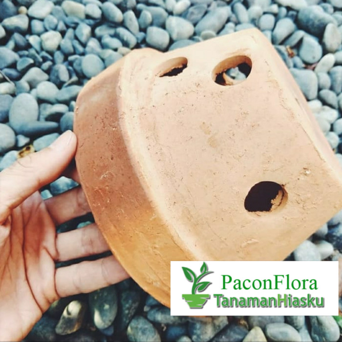 pot tanah liat gerabah