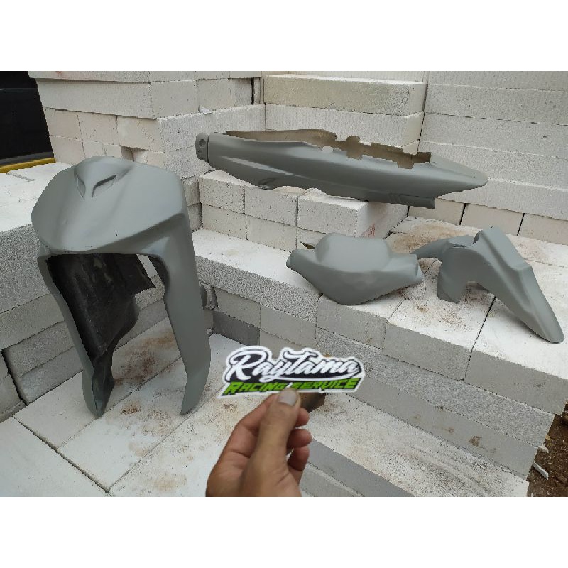 Body Balap Fiber Yamaha F1ZR ala 125Z
