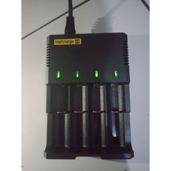 Chargeran batre 18650 intelli i4 terbaik berkulitas 4 slot untuk batrre 3.7/4.2V