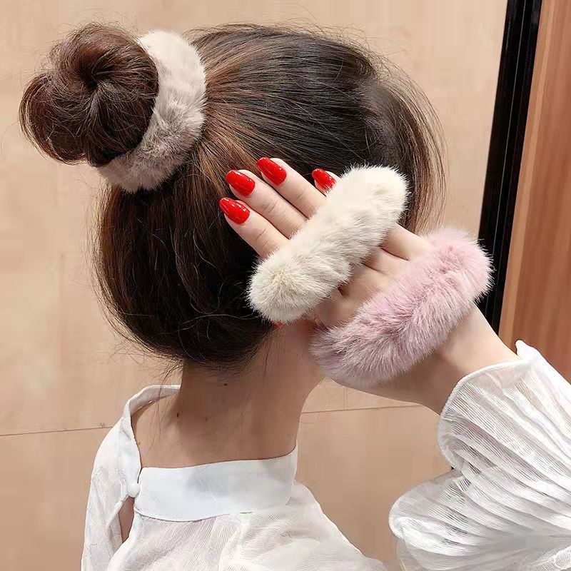 GO! IR753 Scrunchies Ikat Rambut Model Bulu Bola Pom Pom Ponytail Gaya Korea