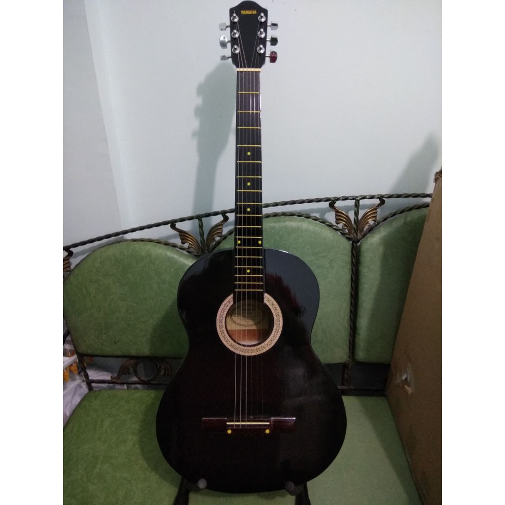 [KHUSUS GOSEND] Gitar Akustik Merk Yamaha Warna Hitam Bulat Buat Pemula Belajar Jakarta Murah