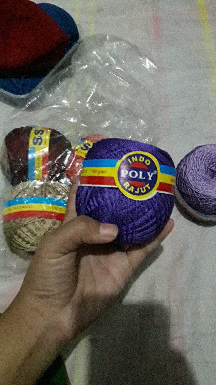 Benang Rajut Poly Indo 100 Gram Mengkilap
