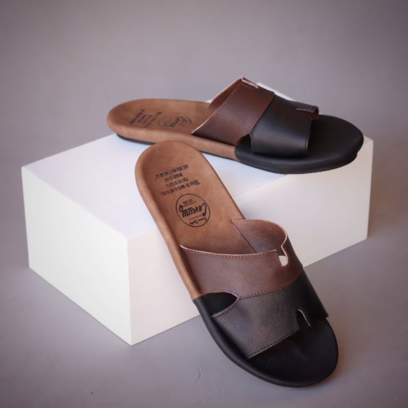 READY STOCK - Sandal Kasual Sandal Jepit Sandal Kulit Sandal Pria Sandal Import Sandal Slop Cevany