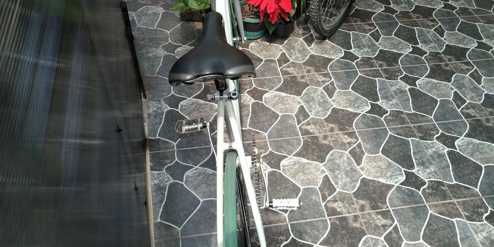 9100 Pp Primer Transparan Diton Premium Cat Pylox Pilox Semprot 400 Cc