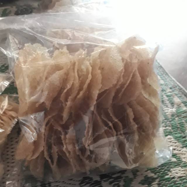 

Kerupuk nasi mentah