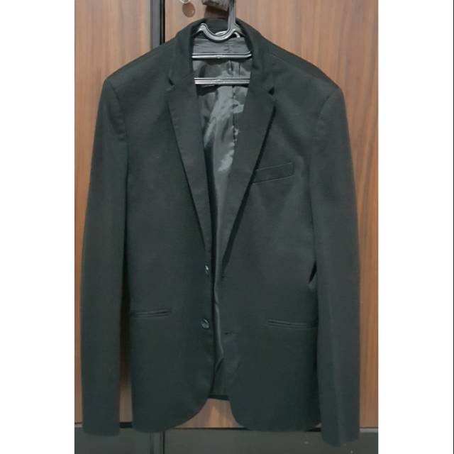 Preloved Jas ZARA cowo warna Hitam Size 40