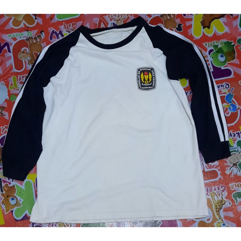1 set seragam olahraga SMAN