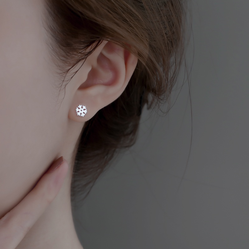 1 Pasang Anting Stud Bahan S925 Silver Desain Rusa Snowflake Natal Anti Alergi