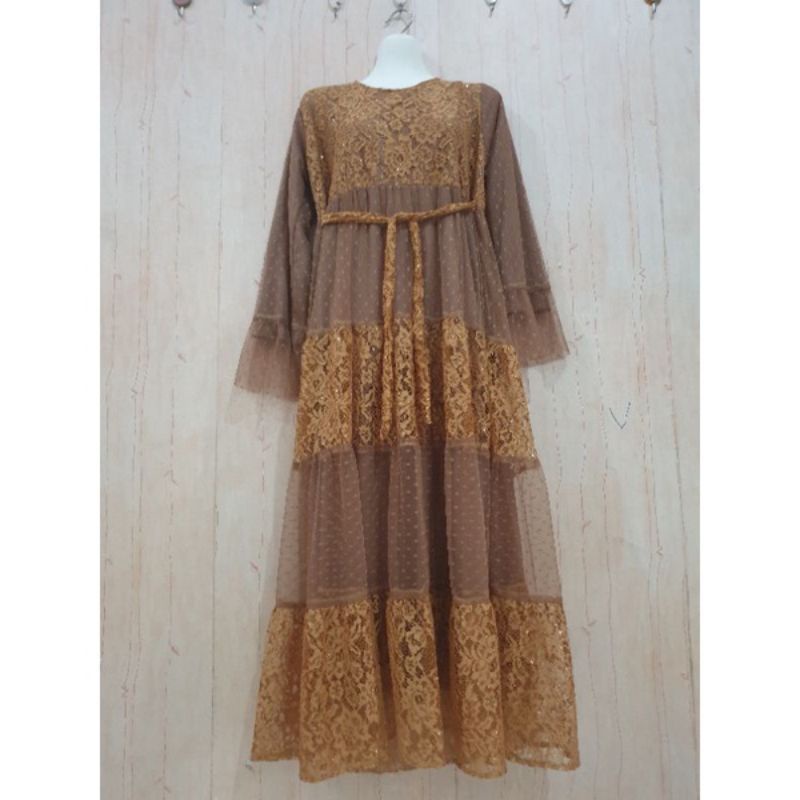 Gamis brukat mix tile susun // gamis brukat tile susun // zakira maxi dress // nadhira maxy brokat