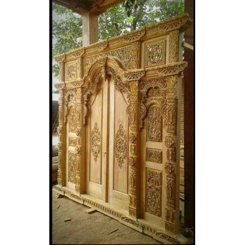 TERLARIS PINTU UKIR GEBYOK