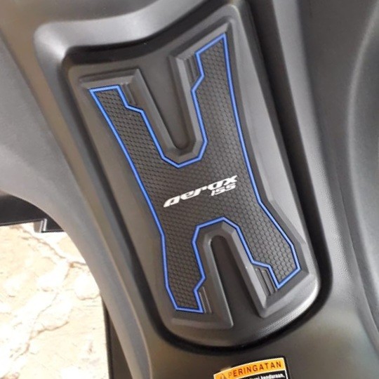 Stiker karet Stiker tutup tengki karet modellist aerox 155